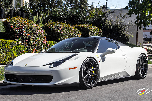 Фото дисков CEC C26 Черный глянец на Ferrari 458