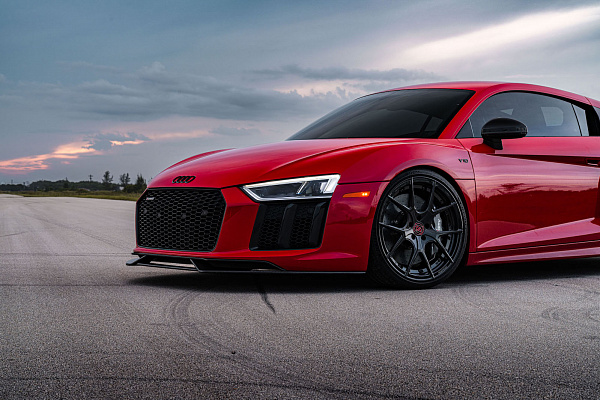 Фото дисков Strasse Wheels SM5R Deep Concave Duoblock Черный глянец на Audi R8 (4S)