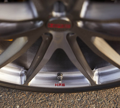 Фото дисков HRE P104 на BMW X5/X5 M (F15/F85)