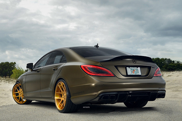 Фото дисков Strasse Wheels SM5 Deep Concave Сатиновое золото на Mercedes-Benz CLS (C218)