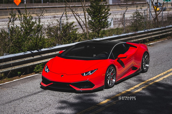 Фото дисков Strasse Wheels SM5R Deep Concave FS Сатиновый темный лак на Lamborghini Huracan