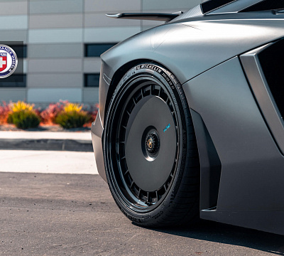 Фото дисков HRE 935 на Lamborghini Aventador