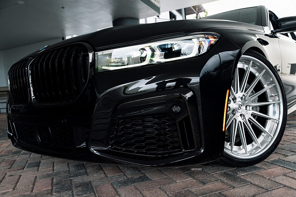 Фото дисков Strasse Wheels SV15 Deep Concave FS Глянцевый лак на BMW 7 (G11/G12)