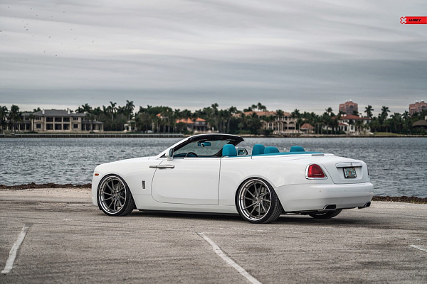 Фото дисков Anrky AN33 Глянцевый темный лак на Rolls-Royce Wraith