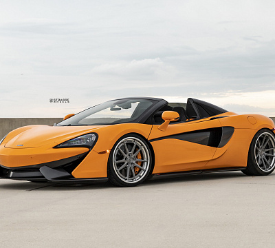 Фото дисков Strasse Wheels SV1 Deep Concave FS на McLaren 570S
