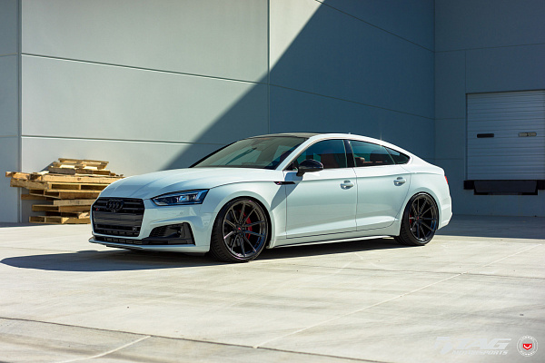 Фото дисков Vossen M-X2 Глянцевый графит на Audi A/S/RS 5 (F5)