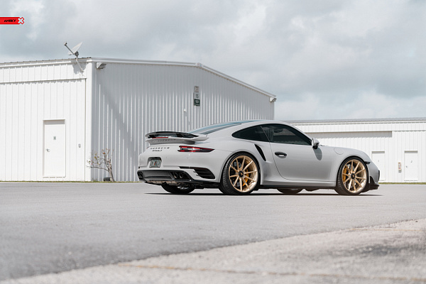 Фото дисков Anrky AN18 Глянцевая шампань на Porsche 911 VII