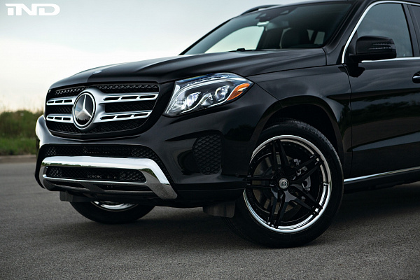 Фото дисков HRE S107 Черный глянец на Mercedes-Benz GLS (X166)