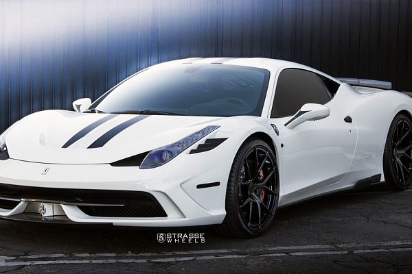 Фото дисков Strasse Wheels SM5R Deep Concave Monoblock Другой цвет на Ferrari 458