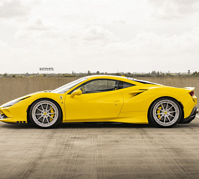 Фото дисков Strasse Wheels SV10 Deep Concave FS на Ferrari F8