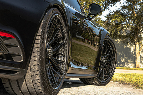 Фото дисков Strasse Wheels SV10M-RS Deep Concave FS Другой цвет на Porsche 911 VII