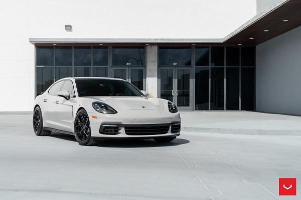 Фото дисков Vossen HF-5 Черный глянец на Porsche Panamera II