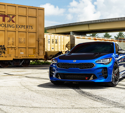 Фото дисков Vossen HF-1 на Kia Stinger
