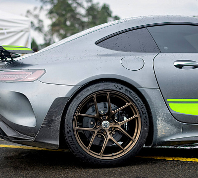 Фото дисков HRE R101 Lightweight на Mercedes-Benz AMG GT I
