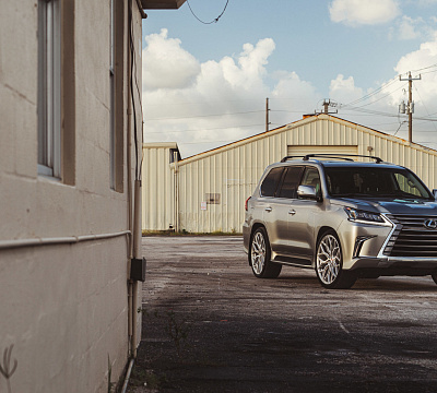 Фото дисков Vossen S17-01 на Lexus LX III