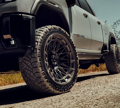 Фото дисков Vossen LCX-03 на GMC Sierra IV