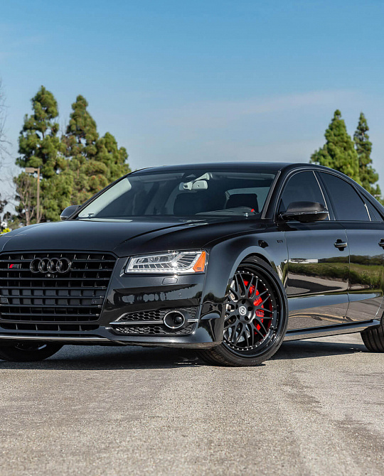 Фото дисков 540C Черный сатин на Audi A/S 8 (D4)