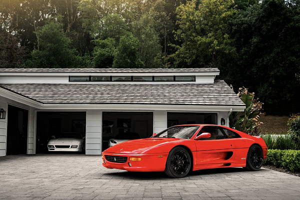 Фото дисков Savini SV-F1 Черный глянец на Ferrari F355