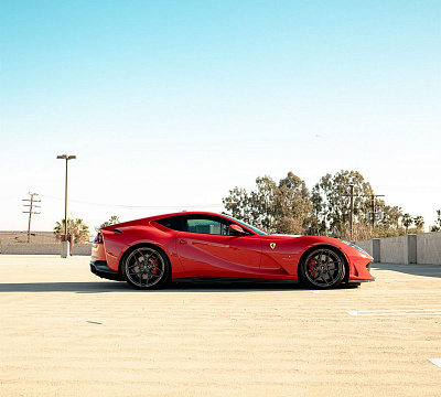 Фото дисков Anrky S1-X4 на Ferrari 812