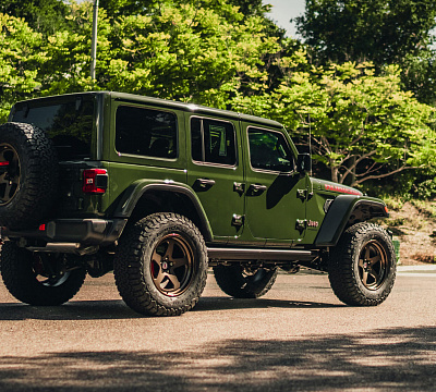 Фото дисков HRE 527 на Jeep Wrangler IV (JL)