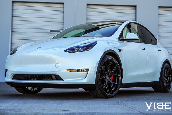 Фото дисков Vossen HF-5 Черный глянец на Tesla Model Y