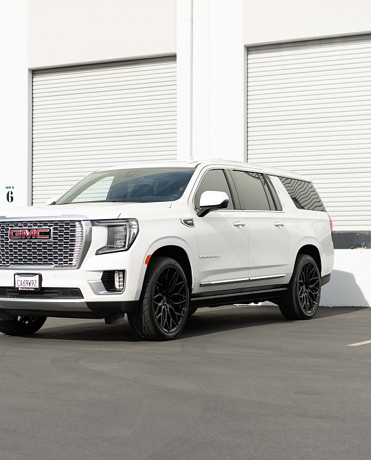 Фото дисков HF6-3 Черный глянец на GMC Yukon V