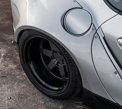 Фото дисков Strasse Wheels S6 Competition на Toyota Supra A90