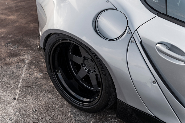 Фото дисков Strasse Wheels S6 Competition Черный сатин на Toyota Supra A90