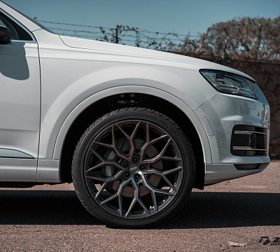 Фото дисков Vossen HF-2 на Audi Q7 (4M)