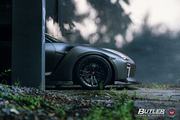Фото дисков Vossen M-X6 Черный глянец на Nissan GT-R