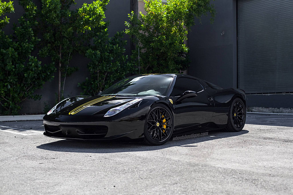Фото дисков HRE S200 Черный сатин на Ferrari 458
