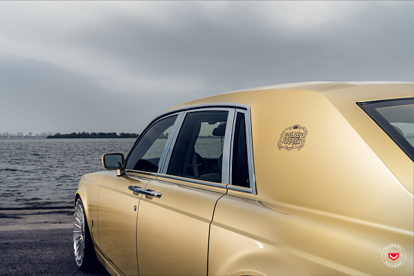 Фото дисков Vossen S21-12 Глянцевый лак на Rolls-Royce Phantom