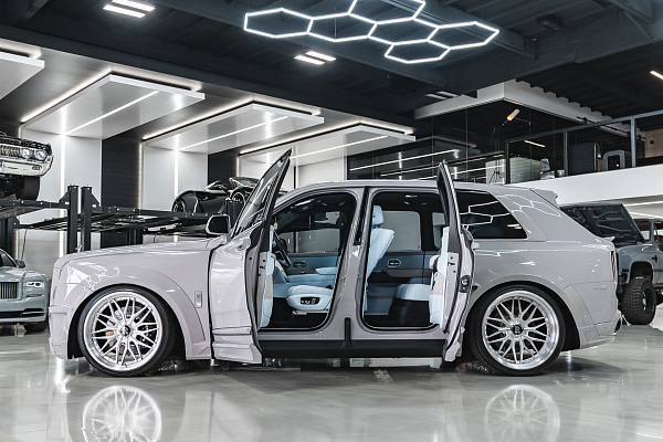 Фото дисков Anrky RS1 Глянцевый лак на Rolls-Royce Cullinan
