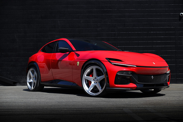 Фото дисков Giovanna Cinque Глянцевый лак на Ferrari Purosangue