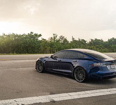 Фото дисков Vossen S17-04 на Tesla Model S
