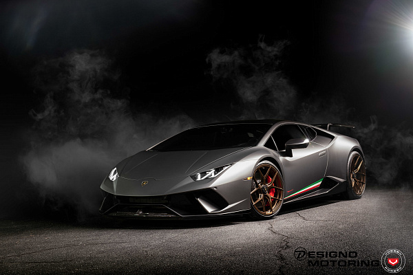Фото дисков Vossen S21-01 Сатиновая бронза на Lamborghini Huracan