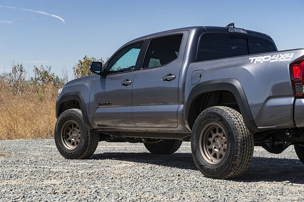 Фото дисков Black Rhino STADIUM  на Toyota Tacoma III