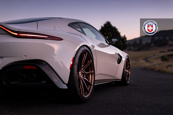Фото дисков HRE P104SC Глянцевая темная медь на Aston Martin Vantage 4