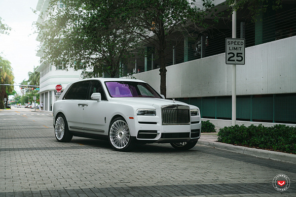 Фото дисков Vossen S17-14 Глянцевый лак на Rolls-Royce Cullinan