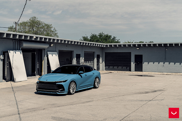 Фото дисков Vossen HF-7 Серебро на Toyota Crown S230