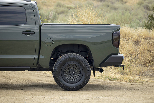 Фото дисков Black Rhino BARRICADE  на Toyota Tundra II