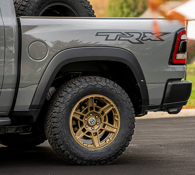 Фото дисков HRE FT1 на Ram 1500 V