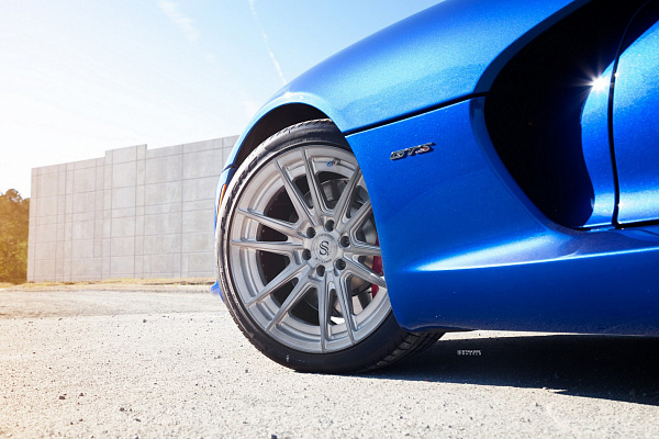 Фото дисков Strasse Wheels SV12 Deep Concave Duoblock Глянцевый темный лак на Dodge Viper