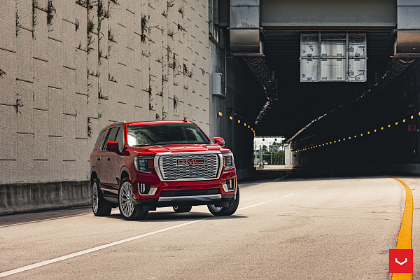 Фото дисков Vossen HF6-3 Серебро на GMC Yukon V
