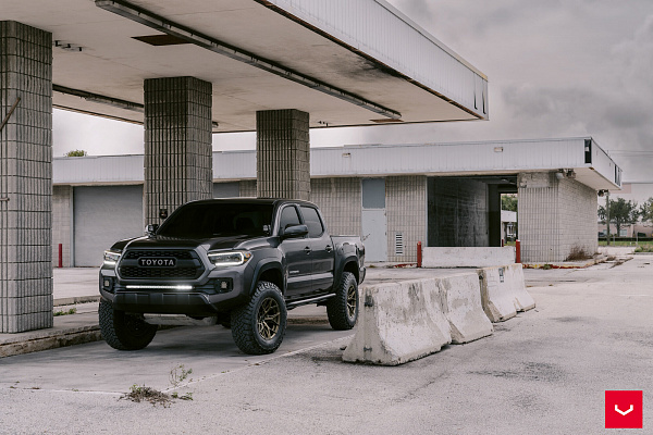 Фото дисков Vossen HF6-4 Сатиновое темное золото на Toyota Tacoma III