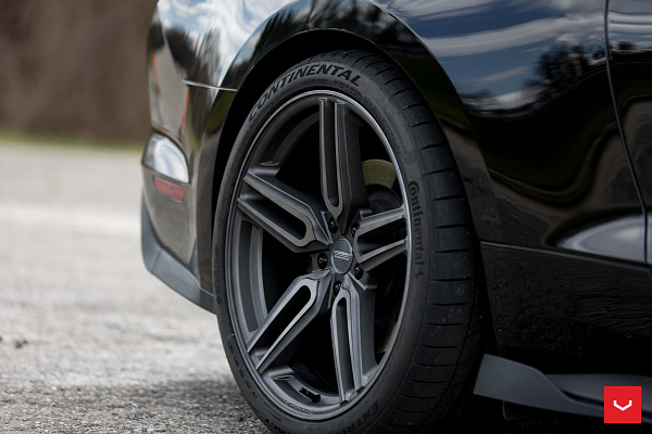 Фото дисков Vossen HF-1 Сатиновый графит на Ford Mustang VI