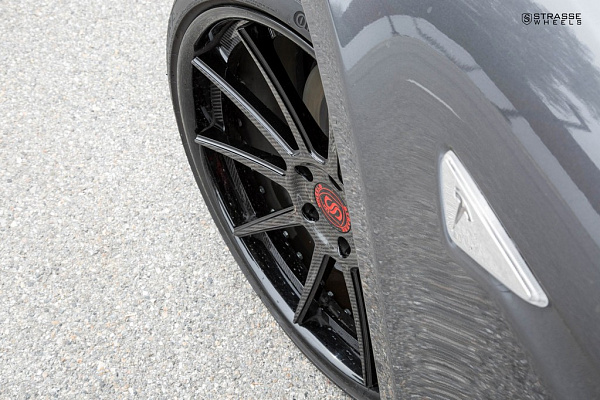 Фото дисков Strasse Wheels R10 Deep Concave Другой цвет на Tesla Model S