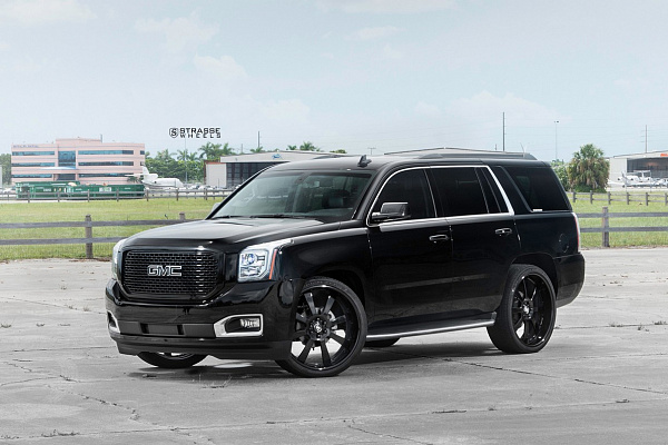 Фото дисков Strasse Wheels T8 Signature Черный глянец на GMC Yukon V