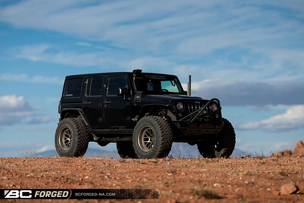 Фото дисков BC Forged LE72 // MLE72 Сатиновая бронза на Jeep Wrangler III (JK)
