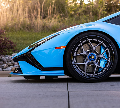 Фото дисков Brixton Forged PF7 на Lamborghini Huracan
